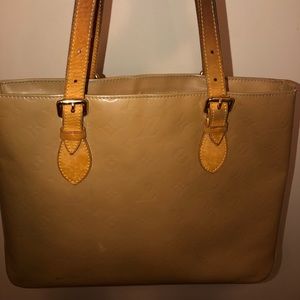 Authentic Louis Vuitton LV Brentwood Tan Tote Bag Monogram Vernis